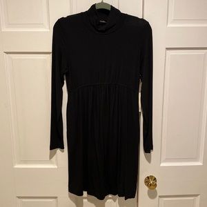 Tart maternity dress. Size M, NWT
